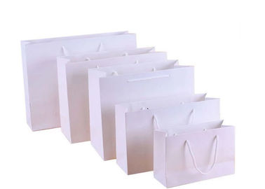 A durabilidade alta imprimiu o projeto personalizado da forma da resistência de rasgo dos sacos de papel de Kraft fornecedor