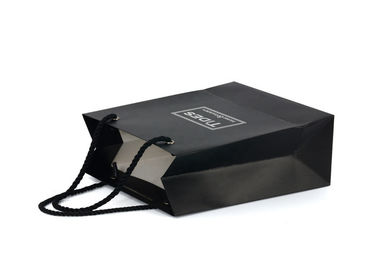 Sacos pretos da mercadoria do papel da cor, sacos de portador de papel reciclados relativos à promoção fornecedor
