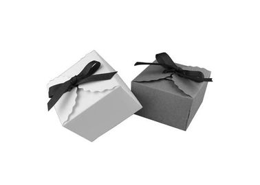 Tamanho material impresso 6,5 * 6,5 * 4.5cm do papel revestido das caixas de presente da forma costume quadrado fornecedor