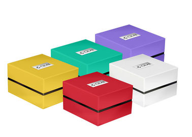 Tamanho de empacotamento 9,5 x 11 x 7.6cm do material plástico das caixas do presente luxuoso colorido para o relógio fornecedor