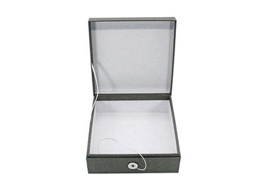 O quadrado deu forma ao tamanho 19 da caixa de presente do ofício de papel * 19* 7,7 CM com tipo aberto da corda fornecedor